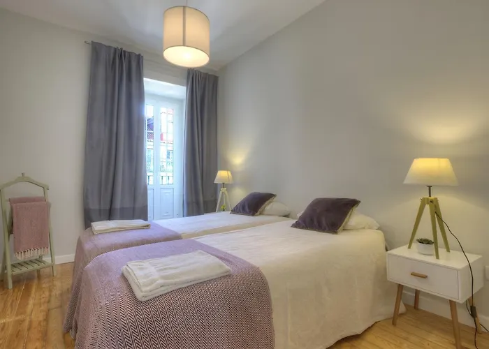 아파트 Angel's Duplex Terrace Five Bedrooms 리스본