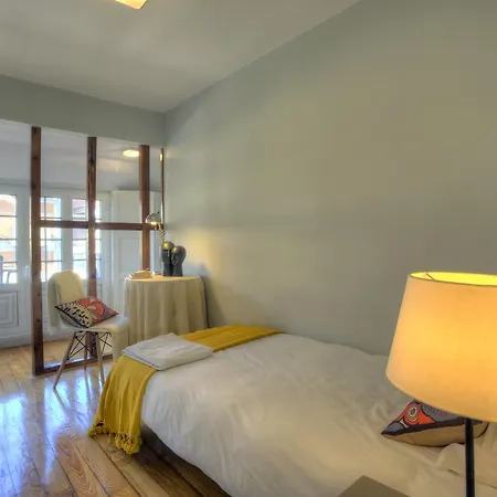 Angel's Duplex Terrace Five Bedrooms 리스본