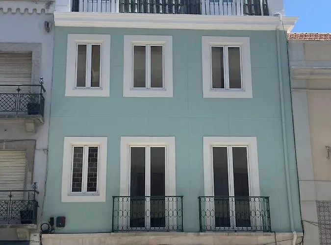 דירה Angel's Duplex Terrace Five Bedrooms ליסבון