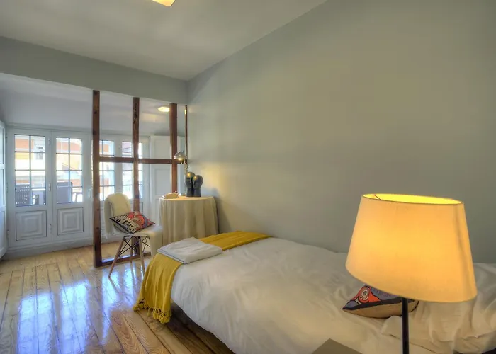 Angel's Duplex Terrace Five Bedrooms ליסבון