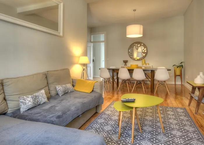 Angel's Duplex Terrace Five Bedrooms * ליסבון